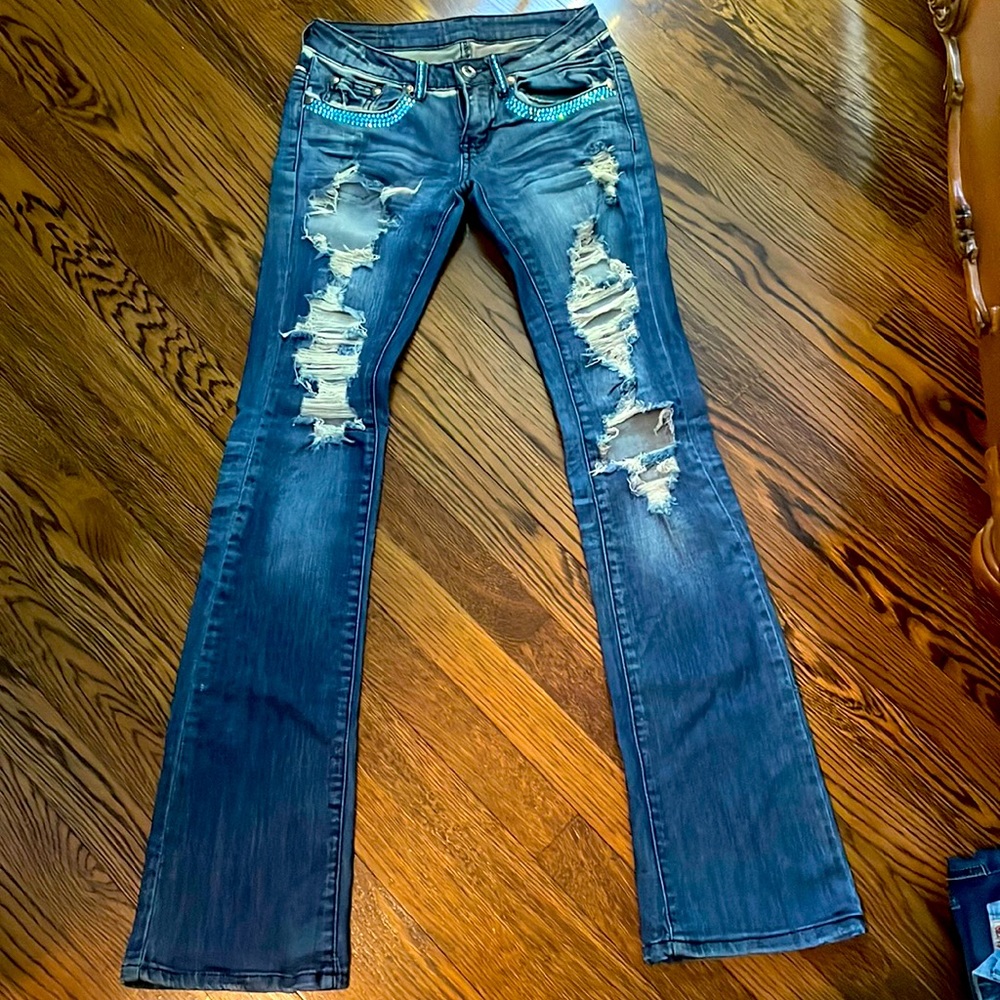 Bedazzled & Distressed Flare 💎
